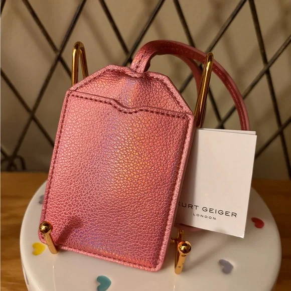 Kurt Geiger Southbank Metallic Strawberry Lanyard Nwt - Picture 2 of 6